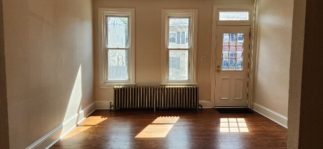 Building Photo - 331 Cherry St