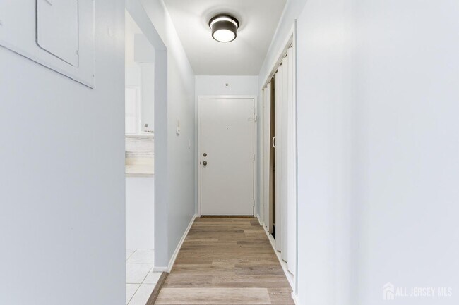 Foto del edificio - 1610 Green Hollow Dr