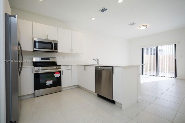 Foto del edificio - 23057 SW 129th Pl