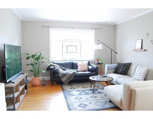 Building Photo - 98 Sewall Ave