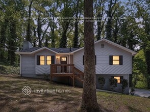 Building Photo - 1023 Lakewood Dr
