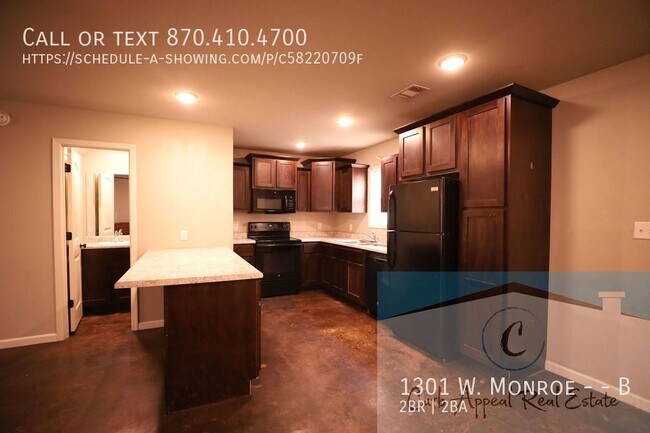 Building Photo - Beautiful, recently built 2 bed / 1.5 bath...