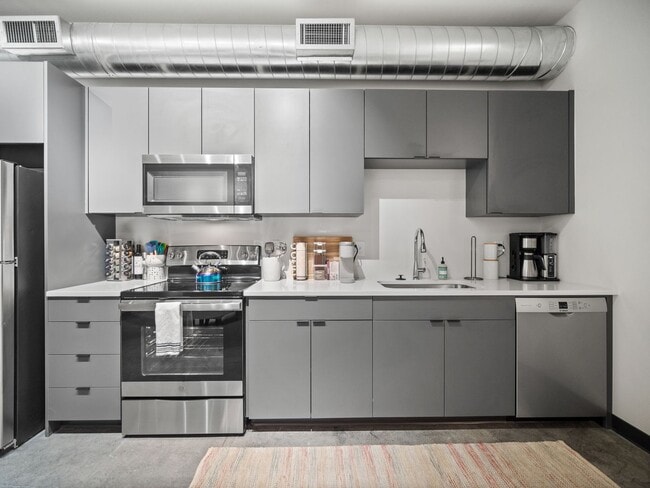 Building Photo - 3003 E 30th Ave