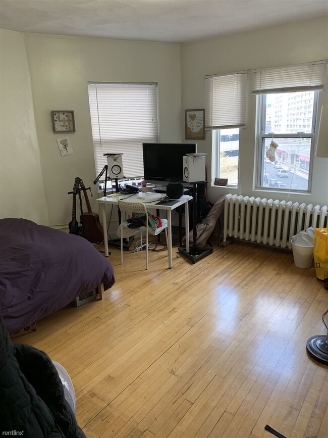 Foto del edificio - 2 br, 1 bath Apartment - 19 Pinckney St