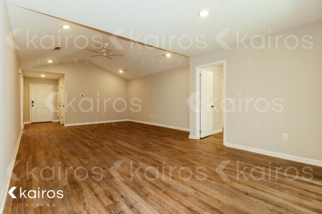 Foto del edificio - 109 Cottage Grove Rd.