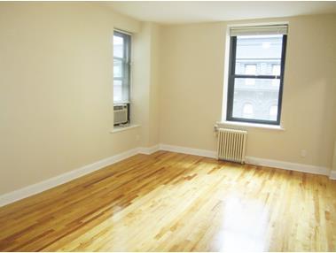 Spacious & bright living space - 150 W 47th St