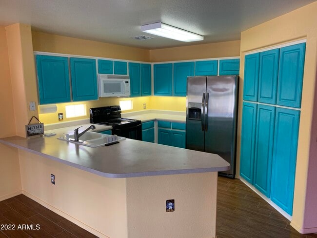 Building Photo - 2741 Glengarry Way