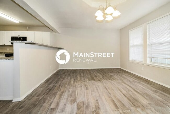 Foto del edificio - 3 Bedroom Pet-Friendly Home in Moore, OK with Main Street Renewal