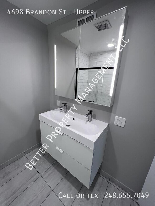 Building Photo - 4698 Brandon St