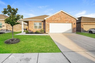Building Photo - 1744 Escondido Dr