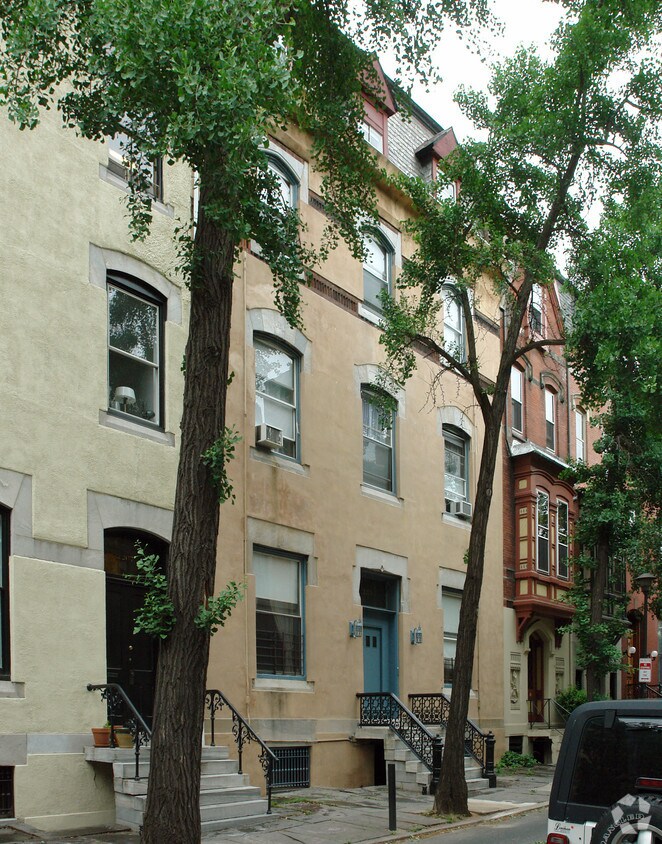 Foto principal - 2205 St James Pl