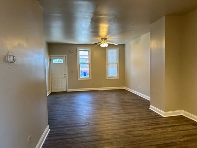 Building Photo - 3 Bedroom 2.5 Bath Property For Rent In Ha...