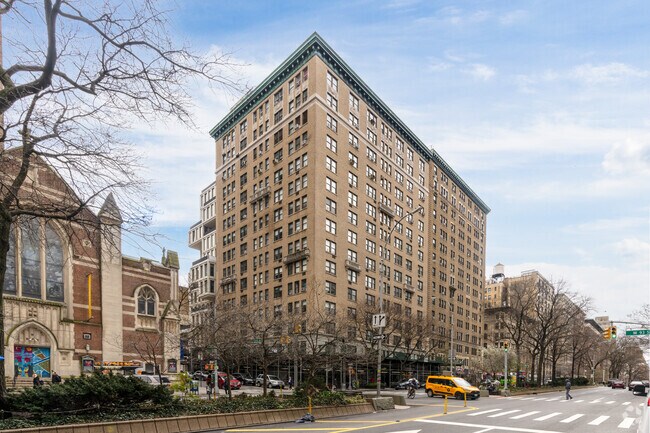 Building Photo - 220 W 93rd St