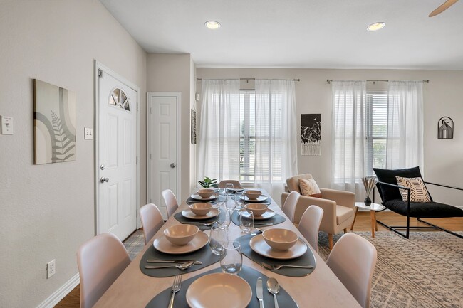 Foto del edificio - 1425 E James St