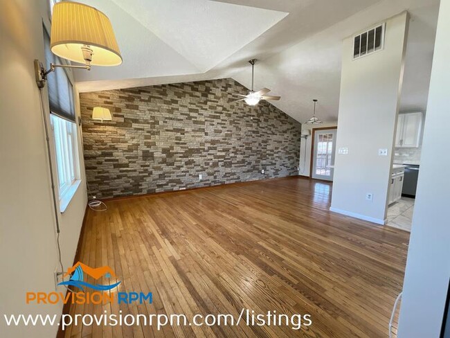 Building Photo - 706 Charney Ct