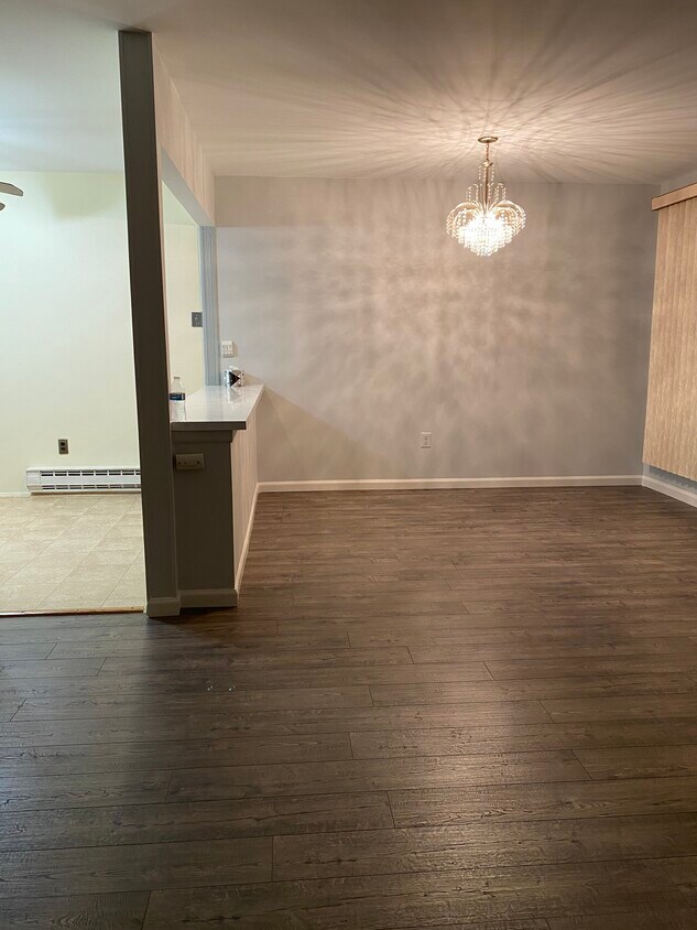 Living room - 113 Amberly Dr