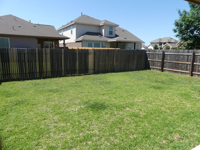 Building Photo - NEW ON MARKET