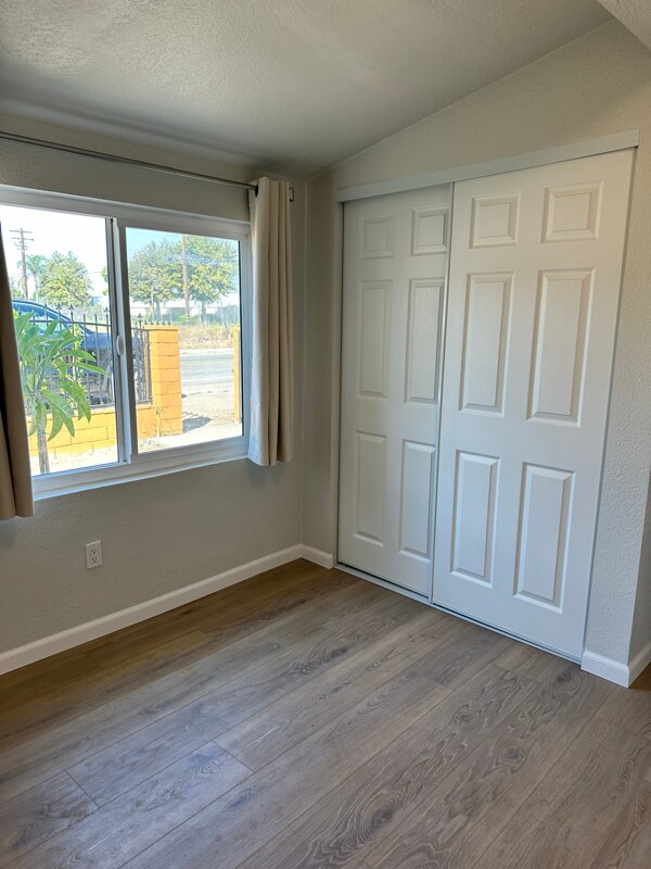 Foto del edificio - 8861 Live Oak Ave