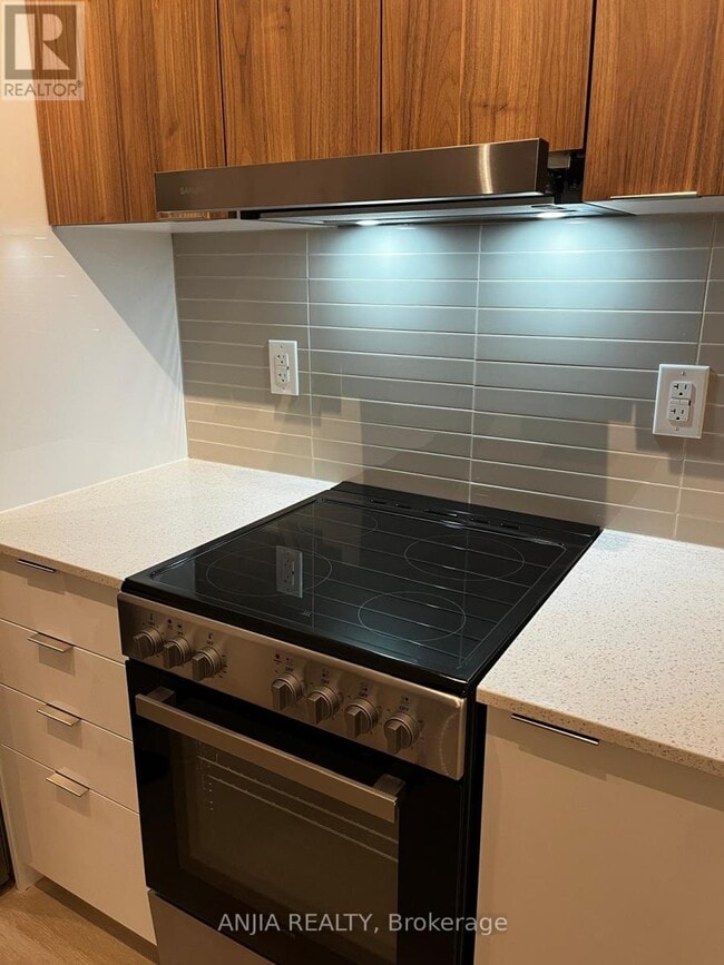 Photo du bâtiment - 9763 Markham Rd