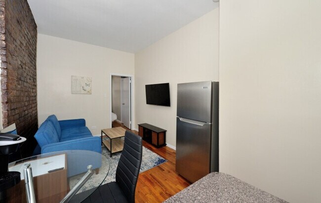 Foto del edificio - 348 E 34th St