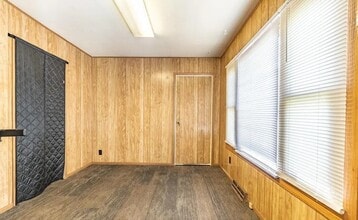 Building Photo - 164 N 9th St