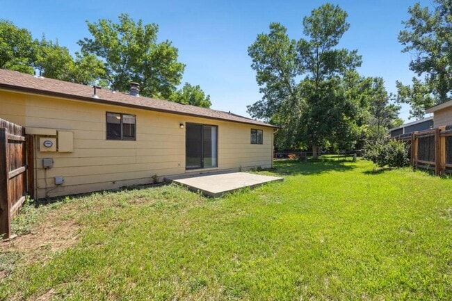 Building Photo - 1417 Zoe Ct