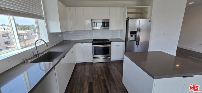 Foto del edificio - 1215 S Bedford St