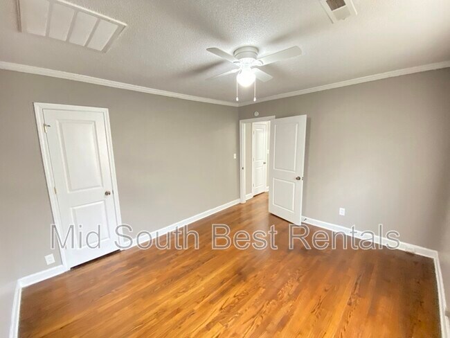 Foto del edificio - 1724 Warner Ave
