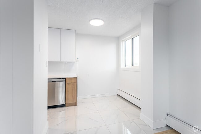 2BR, 1BA - 875SF - Dining Room - Lancaster Tower