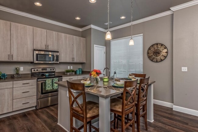 Foto del edificio - Willow Point Townhomes