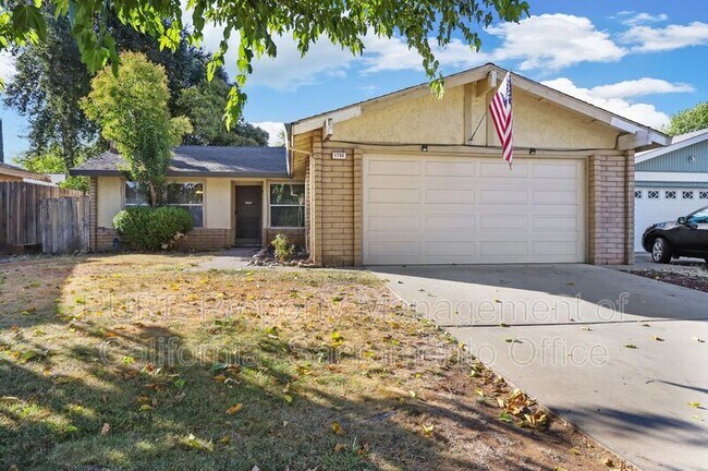 Building Photo - 1732 Klamath River Dr