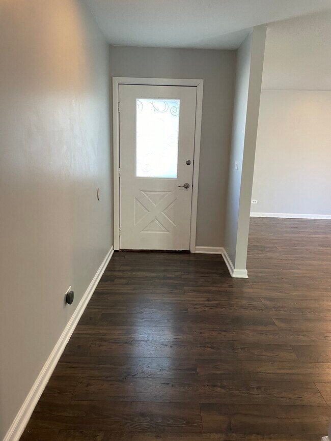 Entrance - 2665 Sumac St