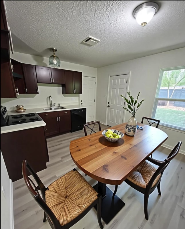 Photo - 5915 Beldart St House