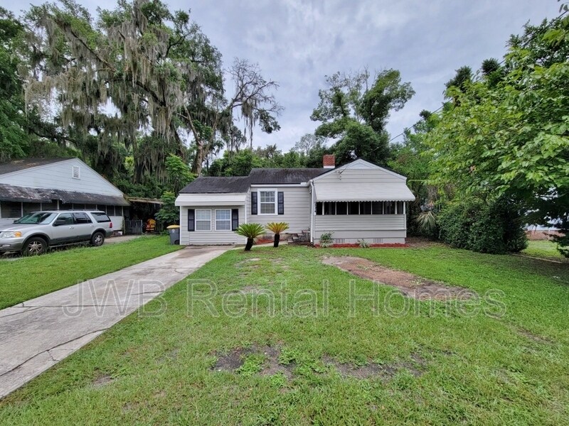 Primary Photo - 524 E 58th St