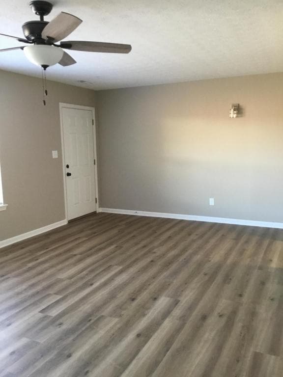 Building Photo - 622 Oakcrest Dr