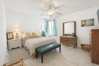 Building Photo - 400 N Sunrise Way