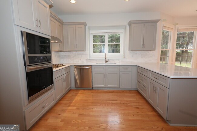 Building Photo - 910 Whitetail Ct