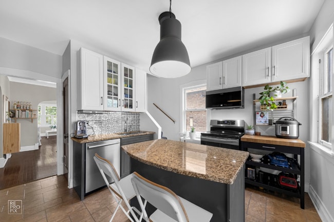 Building Photo - 1139 S Ridgeland Ave