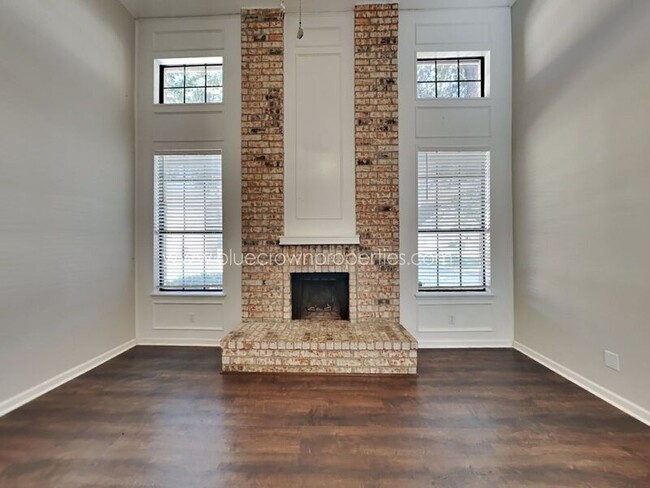 Foto del edificio - 2903 Harbinger Ln