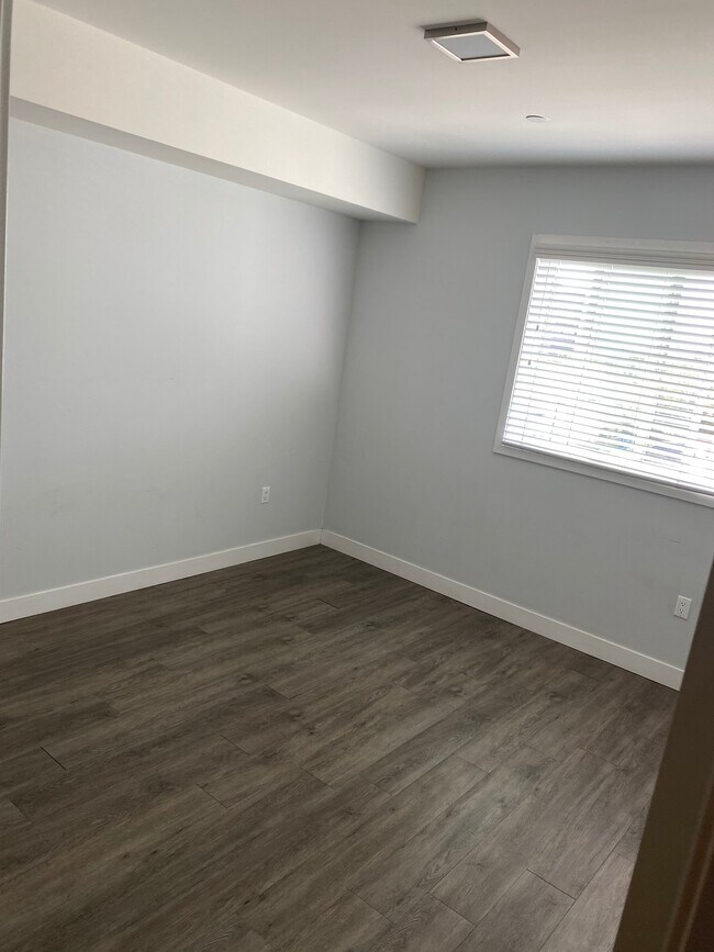 Foto del edificio - 15150 Roxford St