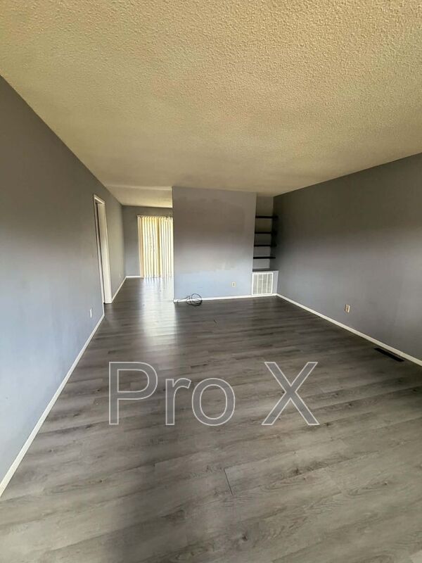 Foto del edificio - 3833 College View Dr