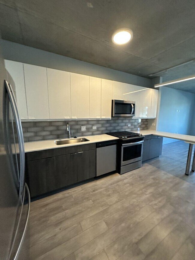 Foto del edificio - 1 bedroom in Chicago IL 60613