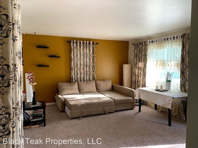 Building Photo - 3 br, 1 bath House - 1314 Oak Street