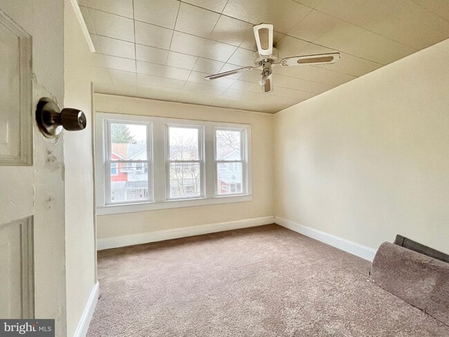 Foto del edificio - 295 S Logan Ave
