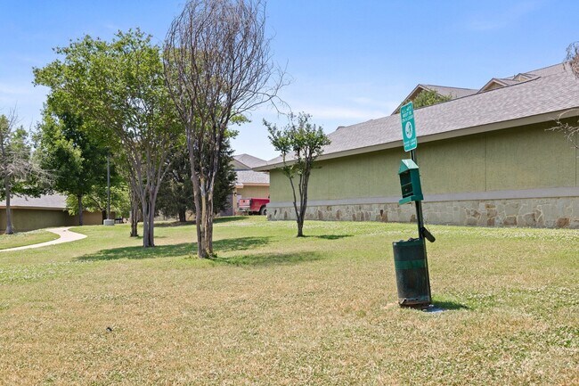 Foto del edificio - The Lodge at Pecan Creek