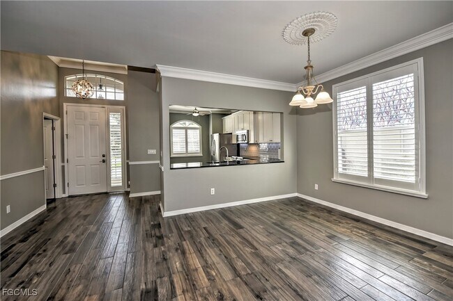 Foto del edificio - 7715 Cameron Cir