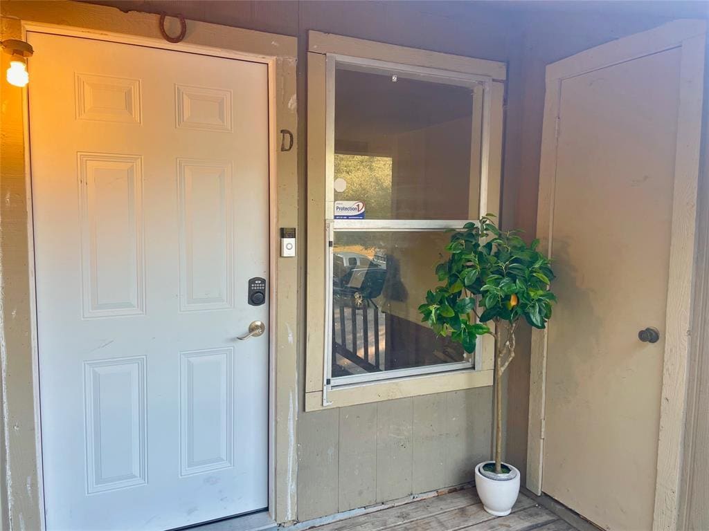 Foto principal - 402 Hedgewood Dr