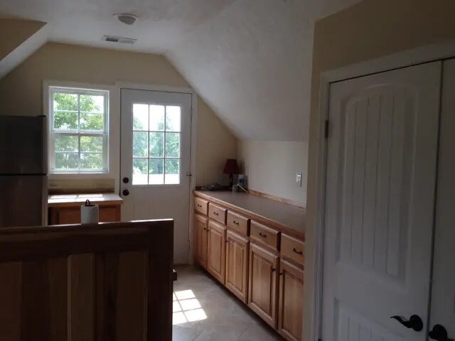 Lateral de la cocina y la entrada - 203 Three Runs Plantation Dr