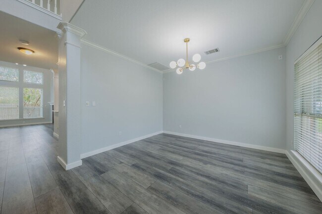 Building Photo - Amazing 3 bed / 2.5 bath  home in Austin