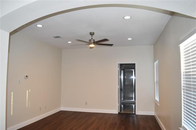 Foto del edificio - 411 Paddock Ln